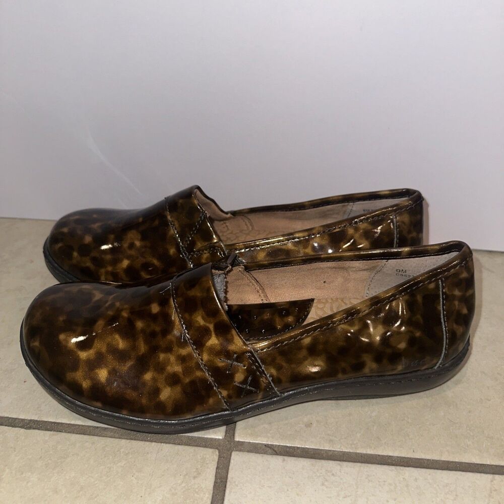BOC Born Concept Clog Shoes Women 9 M Comfort Slip On Brown Tortoise Shiny